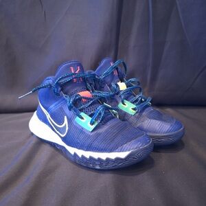 Nike Kyrie Irvin shoes without a box